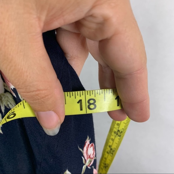 The Attic Floral Shift Dress - Picture 11 of 12